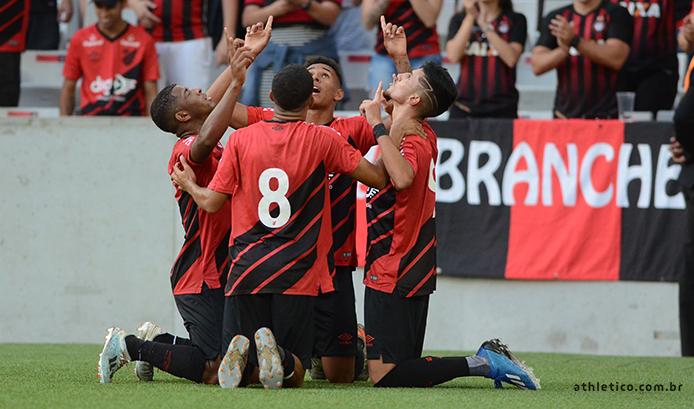 Federação e clubes definem data limite para reiniciar o Paranaense