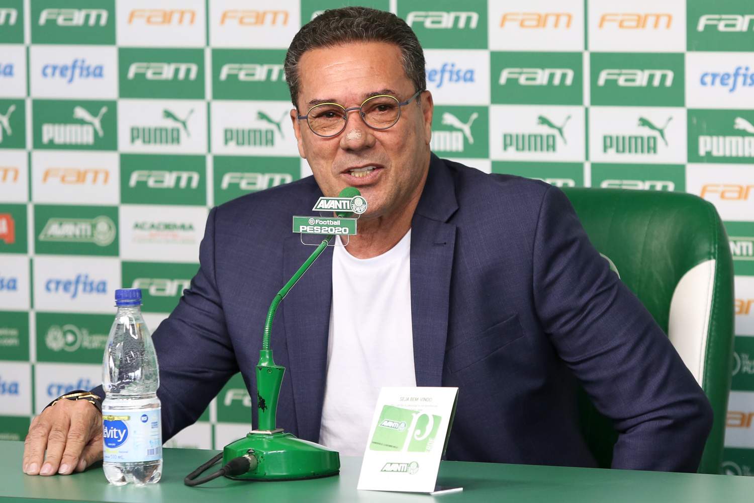 Luxemburgo recebe alta após cirurgia e planeja volta ao Palmeiras na terça