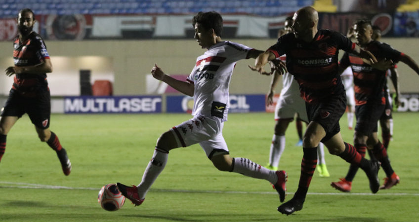 Especial Interior: Para não cair, Botafogo dobra esforços e segura elenco