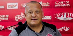 Ex-zagueiro de Flamengo e Palmeiras, ex-técnico do Guarani assume time da Série D