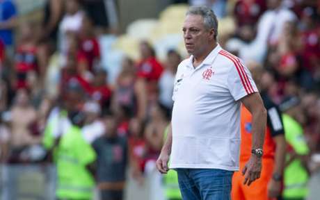 “Estava bêbado ou drogado”, diz dirigente sobre declarações de ex-Flamengo