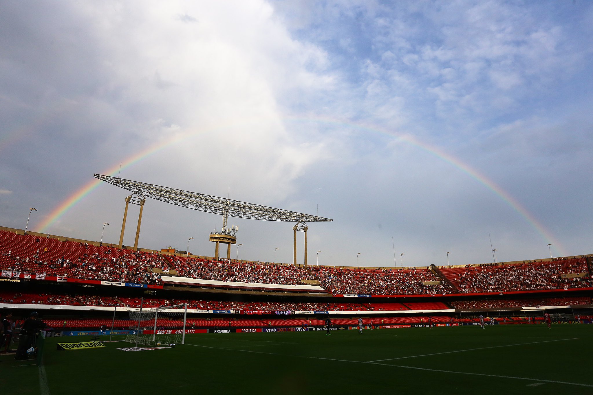 Clubes brasileiros pedem respeito à diversidade em Dia do Orgulho LGBTQIA+