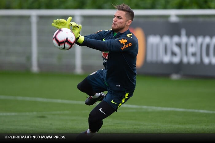 Sem espaço, goleiro da seleção olímpica pode deixar o Grêmio
