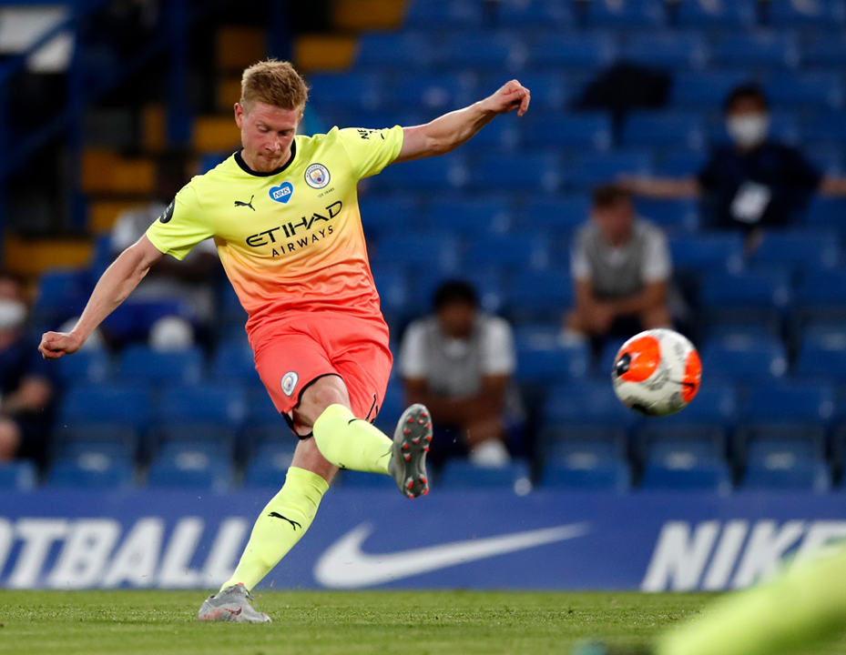 Inglês: Técnico do Newcastle ‘invade’ entrevista e diz que vai anunciar De Bruyne