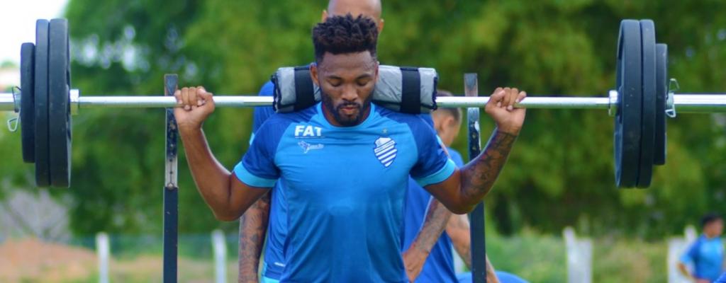 Volante espera “ajudar dentro e fora de campo” o CSA