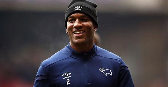 Ex-zagueiro do Liverpol é esfaqueado mais de uma vez e tem bens roubados