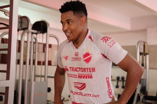 Goiano: Ex-meia do Corinthians está de volta aos treinamentos no Vila Nova