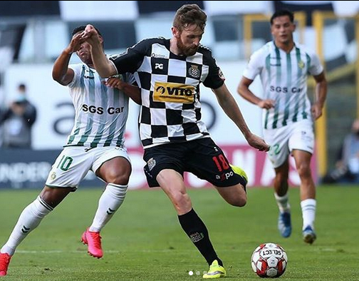 Lateral-direito do Palmeiras renova empréstimo para reta final do Português