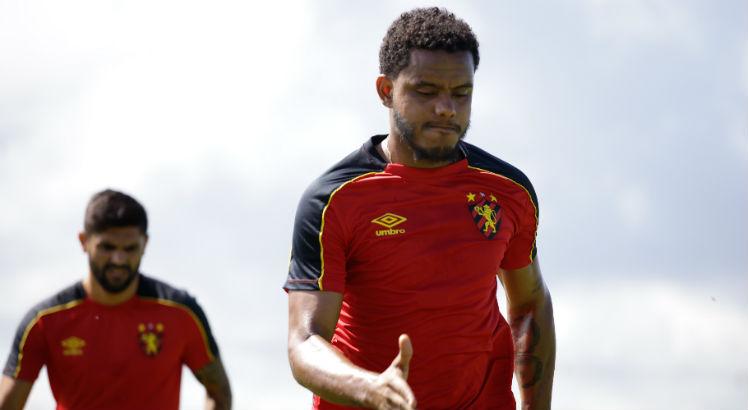 Fluminense divulga nota negando interesse em volante do Sport