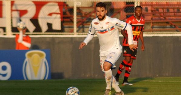 Time da Série D confirma acerto com ex-volante do Ceará