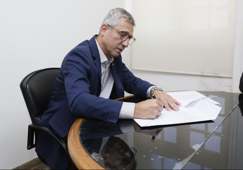 Vasco e Botafogo estudam transmitir jogos; Fluminense decide não fazer