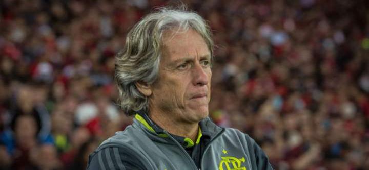 Após Benfica, gigante europeu também tem interesse em técnico de time brasileiro