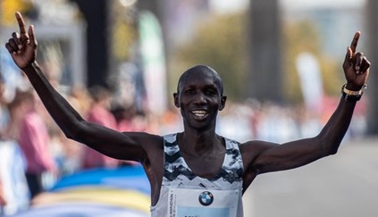 Ex-recordista da maratona pega 4 anos de suspensão por violar regras antidoping