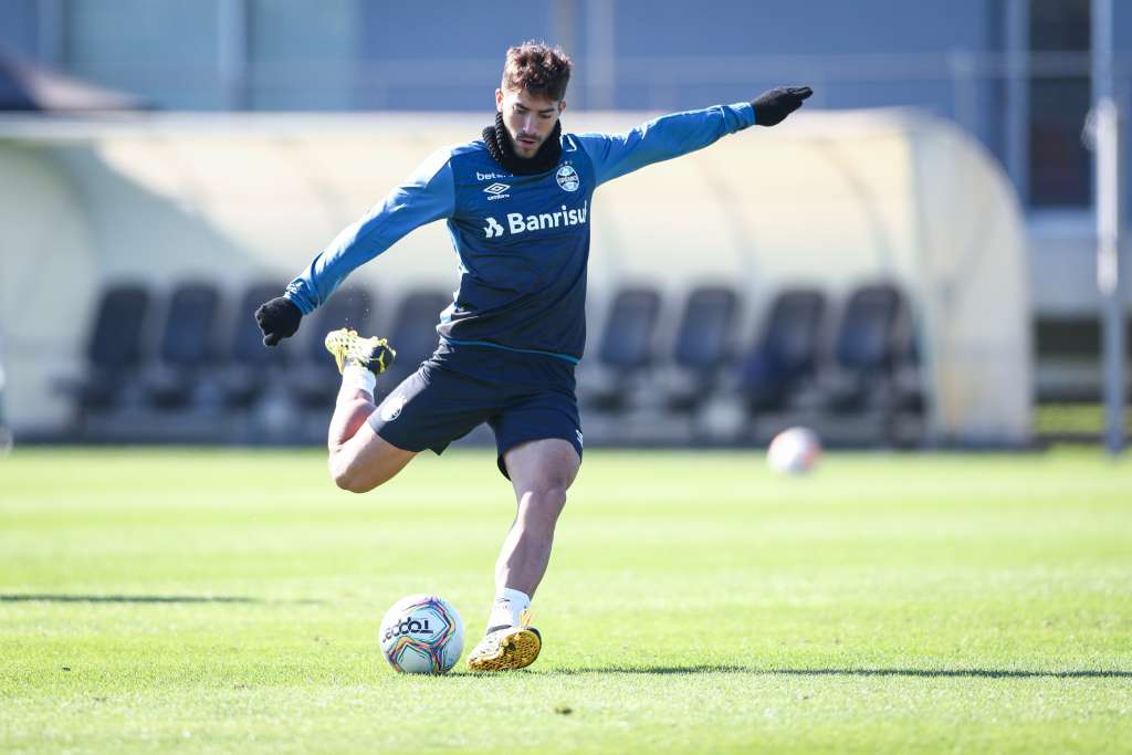 Elenco do Grêmio aprimora a pontaria durante o último treinamento da semana