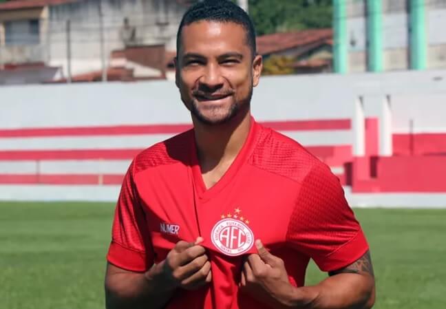 Potiguar: Ex-volante de Guarani e ABC assina contrato com o América