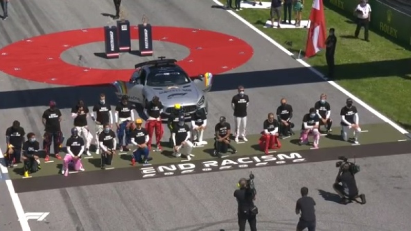 Fórmula 1: Pilotos se ajoelham em protesto contra o racismo antes do GP da Áustria