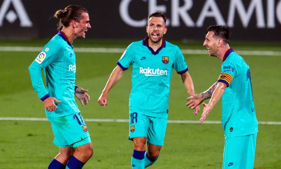 ESPANHOL: Messi não marca, mas Barcelona goleia e ainda sonha com o título