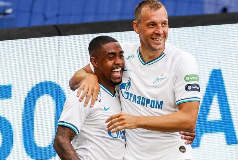 Com ex-Corinthians, time russo é campeão de forma antecipada