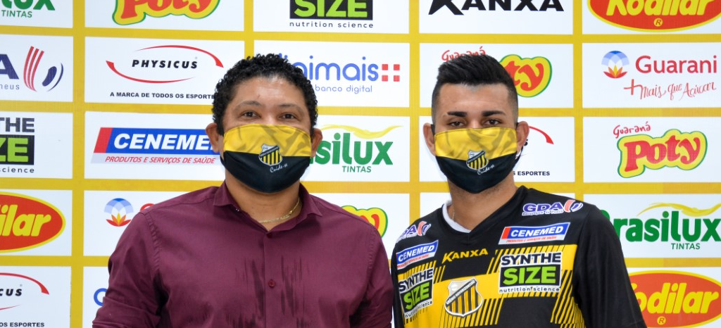 Todos animados com o novo reforço. (Foto: Divulgação/ Novorizontino)