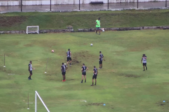 Líder de estadual ignora decreto do Governo e realiza treinos. Vídeo!