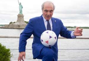 Presidente da Fiorentina se solidariza com Ribery: 