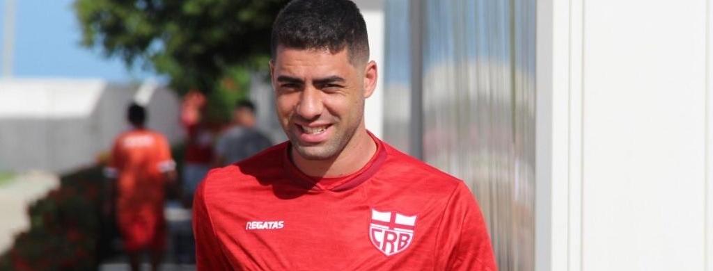 Xandão fala em buscar “grandes resultados” com clube da Série B