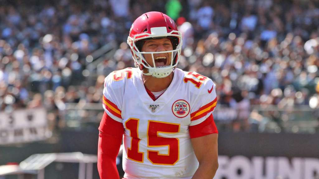 Mahomes estende contrato com os Chiefs por dez anos e vai ganhar R$ 2,7 bilhões
