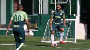 Times paulistas voltam a treinar com bola, mas seguem em alerta na pandemia