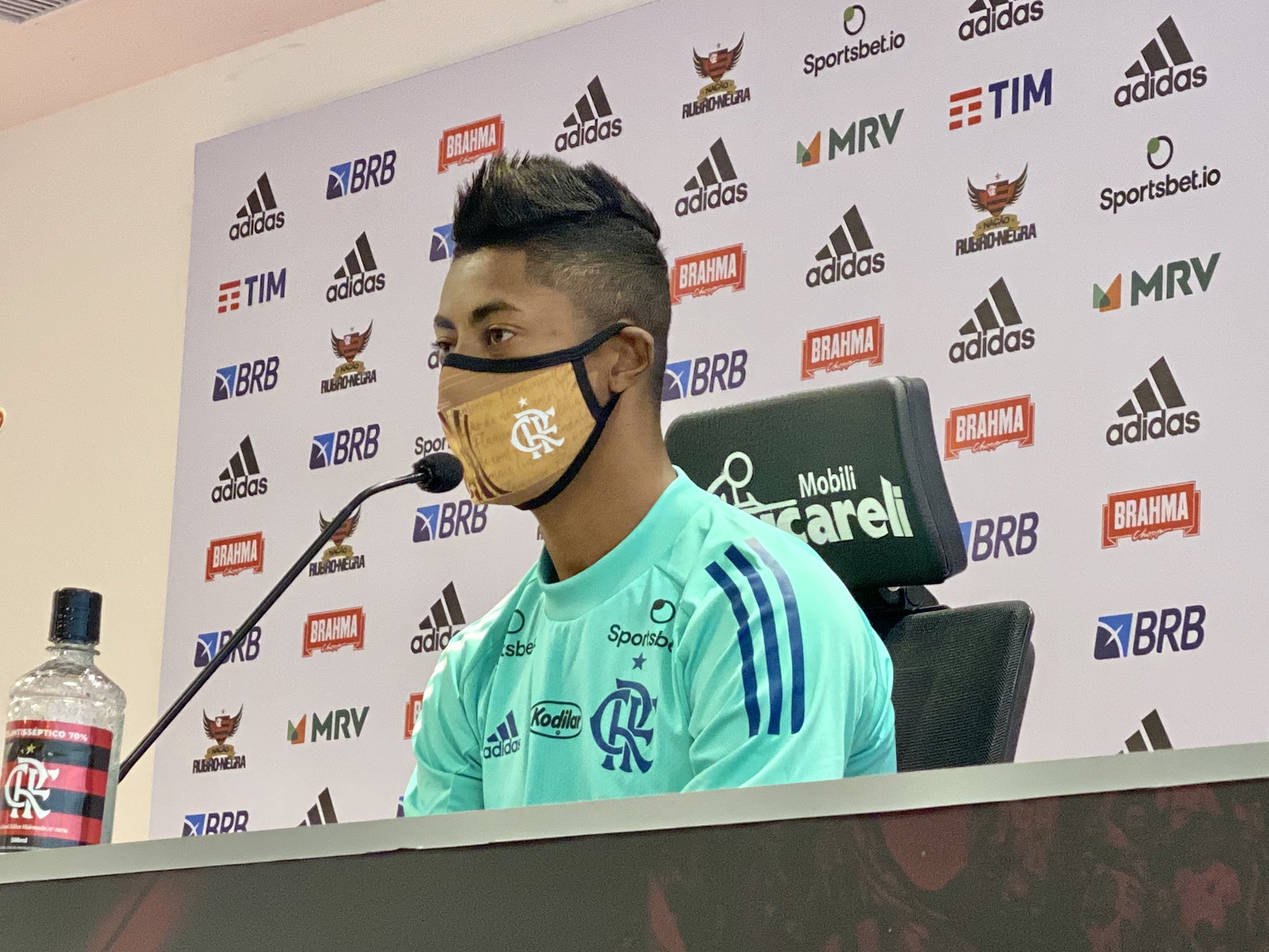 Na véspera da final, Bruno Henrique torce pela permanência de Jorge Jesus no Flamengo