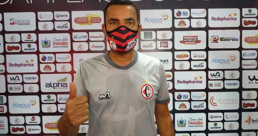 Clube da Série D oficializa substituto do técnico Ruy Scarpino