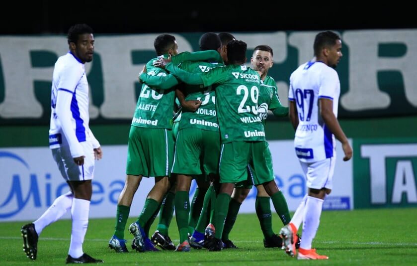 CATARINENSE: Chapecoense abre boa vantagem sobre o Avaí por vaga na semi