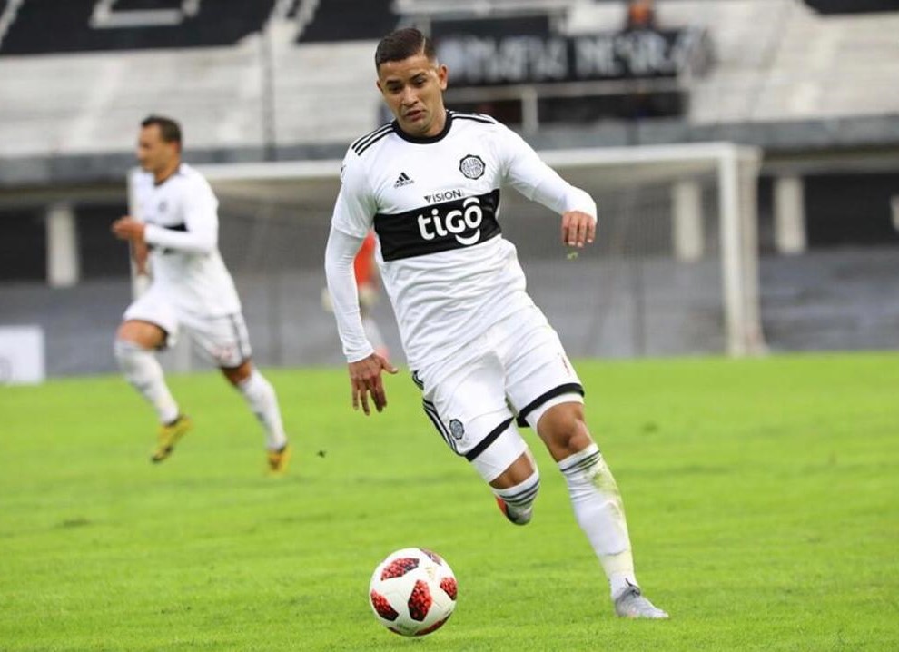 Ex-Santos, atacante marca em amistoso visando retorno do Paraguaio