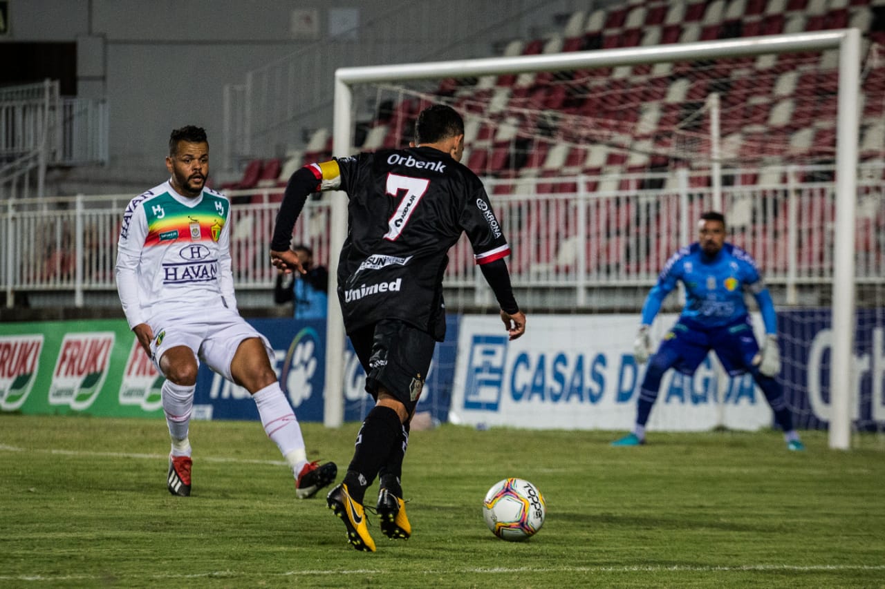 CATARINENSE: Com direito a ‘lei do ex’, Brusque abre vantagem em cima do Joinville