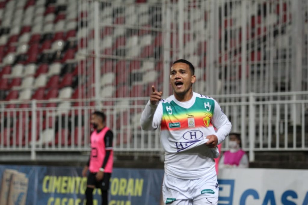  Thiago Alagoano fez o único gol do jogo (Foto: Jefferson Alves/Brusque FC)