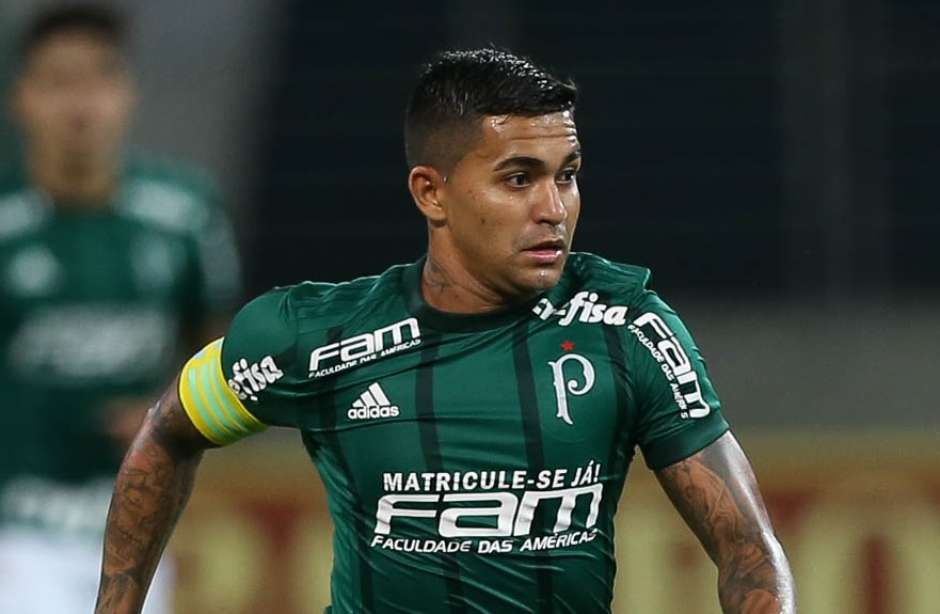 Ídolo da torcida deixa o Palmeiras e acerta com clube árabe por um ano