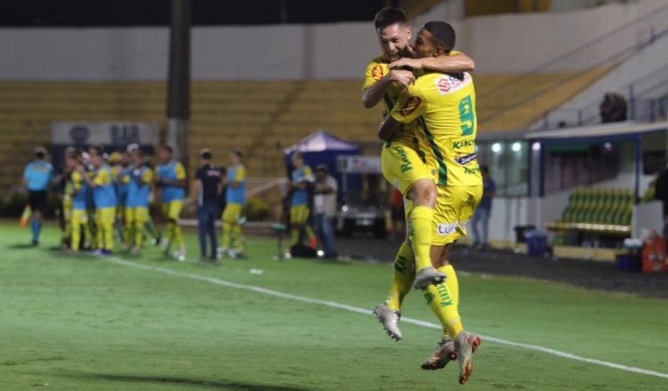 Times do interior apostam em ‘retiro’, futevôlei e criatividade em retorno