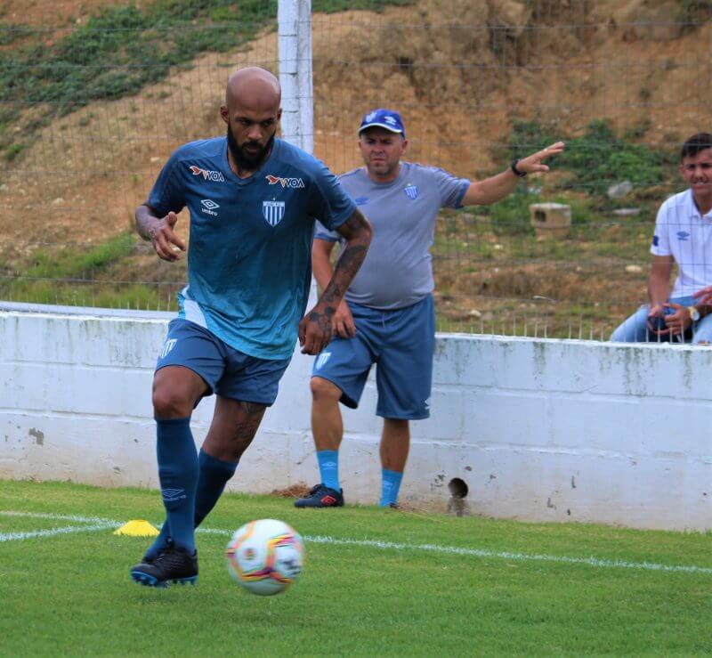 Catarinense: Avaí tem retorno de volante “brigão” em jogo decisivo