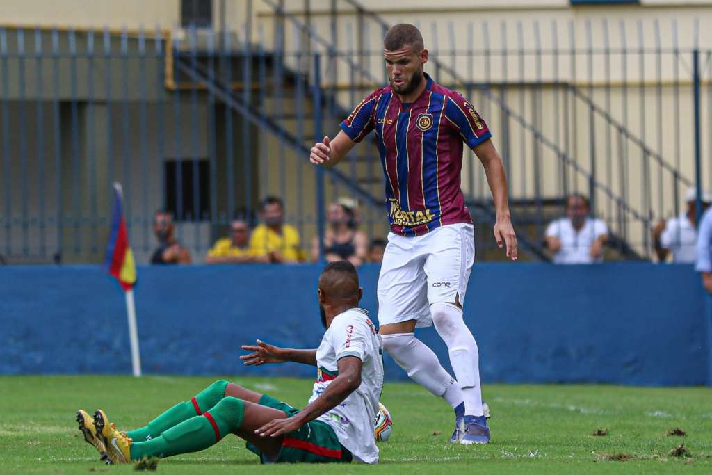 Zagueiro Marcelo Alves