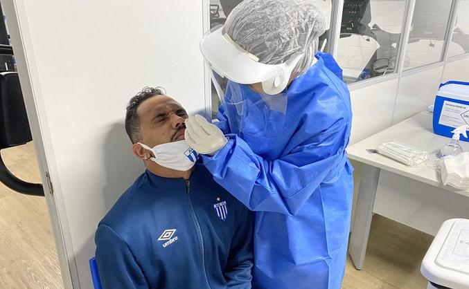 Avaí revela que testes de Covid deram negativo e fala em ‘segurança total’