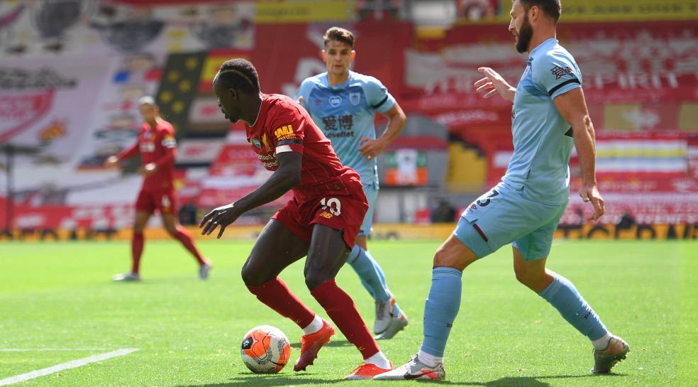 INGLÊS: Liverpool empata com o Burnley e tropeça em casa pela 1ª vez