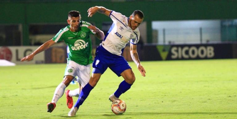 Catarinense: Após casos de Covid, jogo entre Avaí e Chapecoense é cancelado