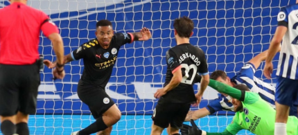 INGLÊS: Sterling marca três em goleada de 5 a 0 do Manchester City no Brighton