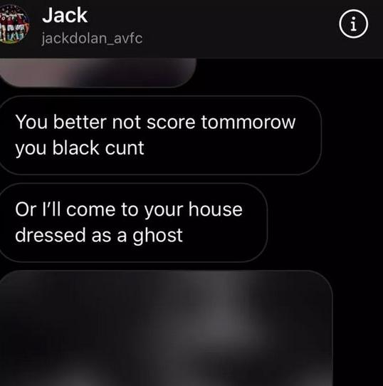 Atacante de clube inglês denuncia ameaça racista na web antes de jogo