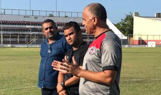 Cearense: “Temos que superar todas as dificuldades”, diz técnico do Caucaia