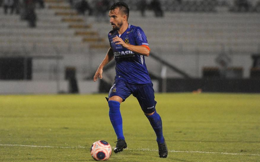 Volante do Santo André quer “terminar bem o Paulistão”