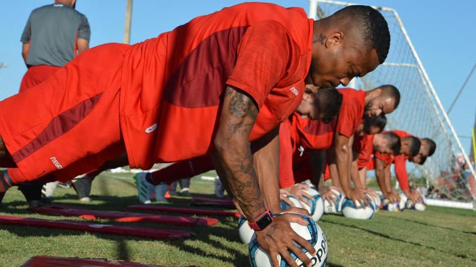 Atacante do CRB trabalha firme para buscar “conquistas importantes”