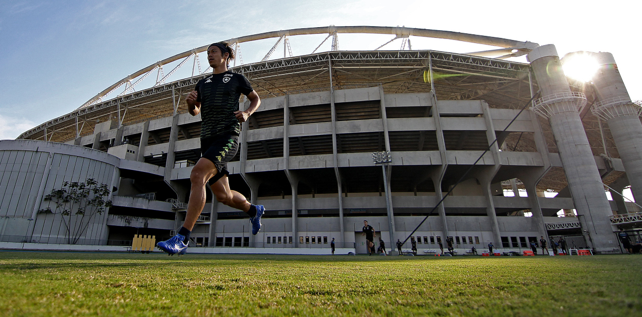 Ministério Público faz pedido de penhora após Botafogo acumular dívidas