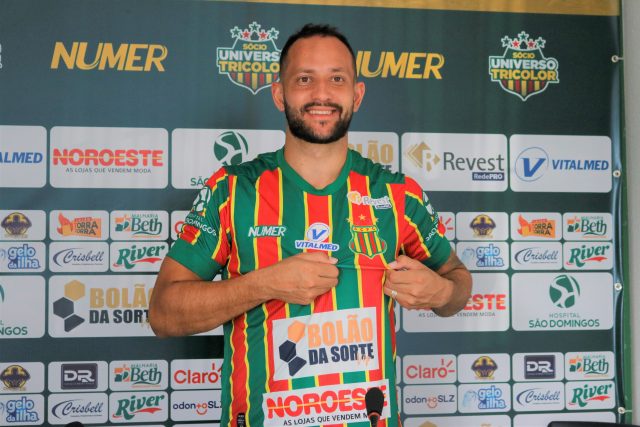 Após deixar time do Paulista A2, Sampaio Corrêa apresenta atacante: ‘Uma honra’