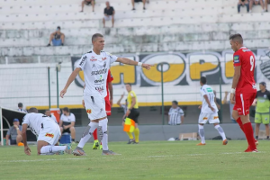 Volante titular admite renovação encaminhada com time do Paulista A3: '90% certo'