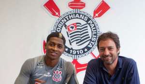 Após fim do empréstimo, Corinthians devolve gringo para o Benfica